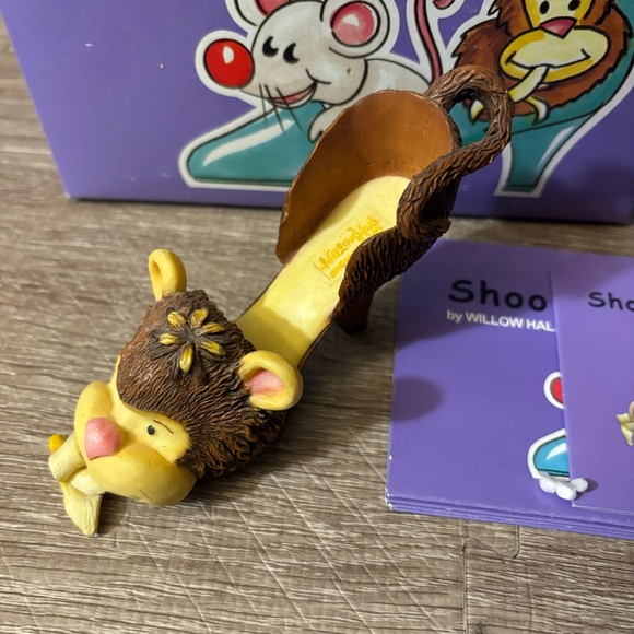 Shoo Shoo Monkey Ooo Ooo Willow Hall Miniature Shoe - Picture 2 of 3